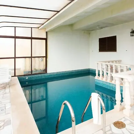 Terrassenhaus Mit Privatem Pool In Nazaré
