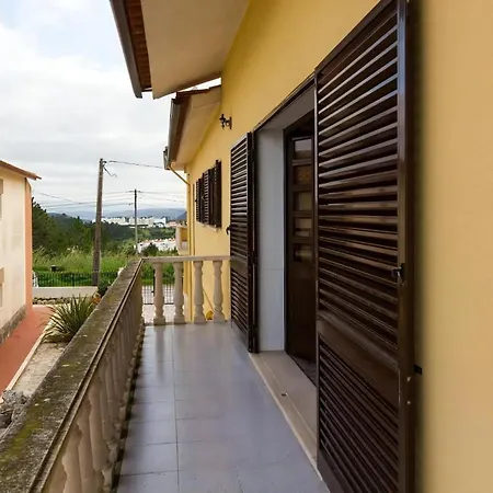 Terrassenhaus Mit Privatem Pool In