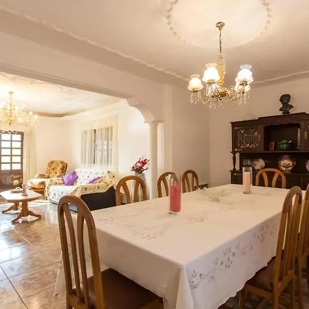 Terrassenhaus Mit Privatem Pool In Prázdninový dům *