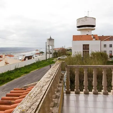 Terrassenhaus Mit Privatem Pool In Nazaré